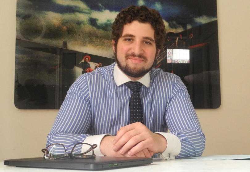 Portada de Carlos Díaz, nuevo gerente general de la monitoreadora de medios GlobalNews Group