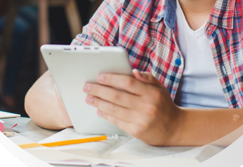 Portada de Los chicos en la era digital: toda una vida en internet