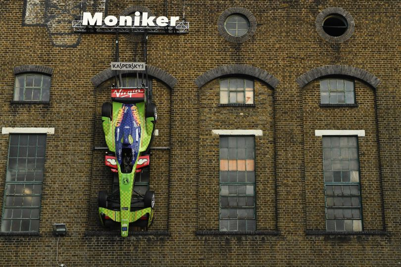 Portada de Kaspersky Lab presenta el art car "Save the World", creado por D*Face en Moniker Art Fair  