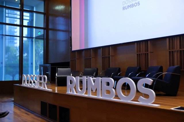 Portada de Creatividad y negocios en la primera edición de Dossier Rumbos