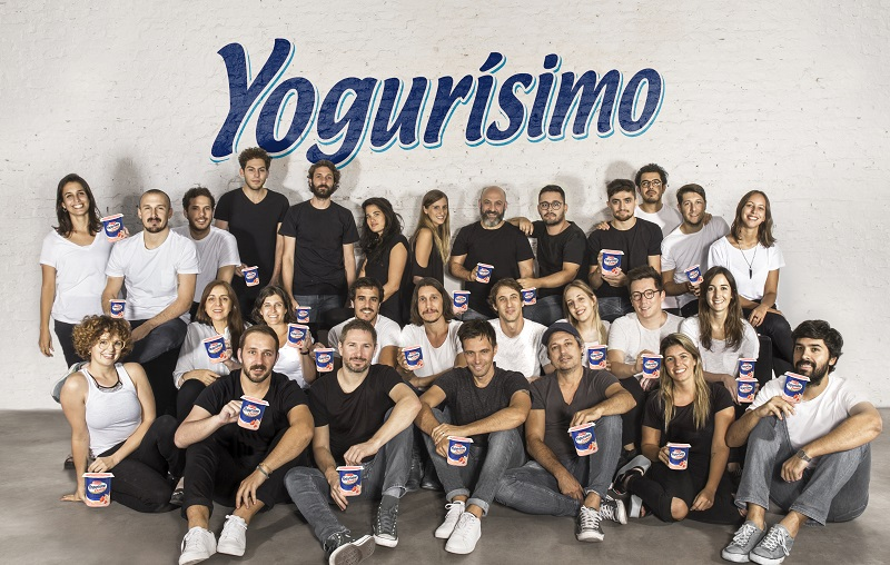 Portada de “Lo mejor del kiosko llegó a tu Yogurísimo”, la nueva campaña de Cremix