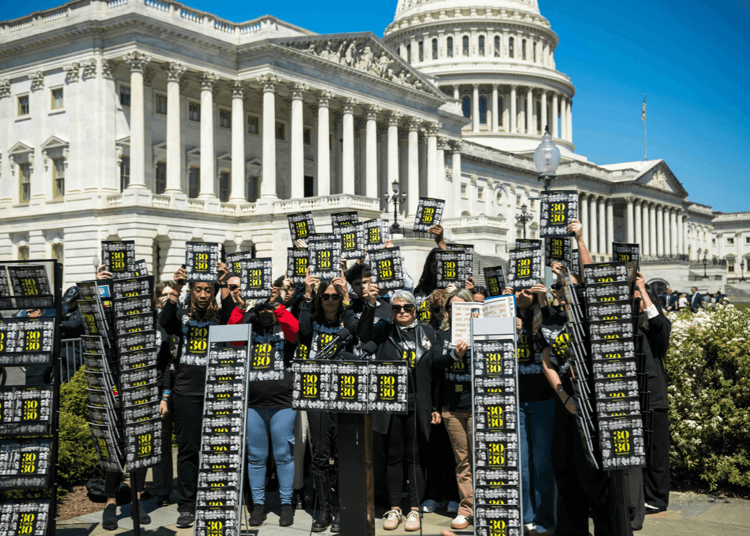 Portada de Founders presenta 30 Under 30, la revista que EE.UU. no quería publicar 