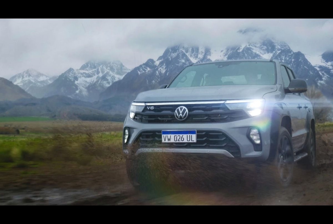 Portada de Bernbach y Volkswagen presentan la Amarok V6 Unlimited con un comercial de aventura y libertad