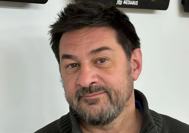 Portada de MediaBusTV Argentina suma a Martín Bárcena como ejecutivo comercial