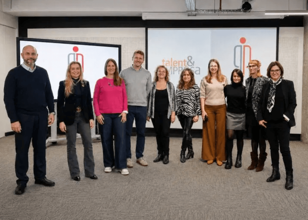 Portada de Así se vivió el panel de Premios Persona “Gobernar el conocimiento en la era de la IA”
