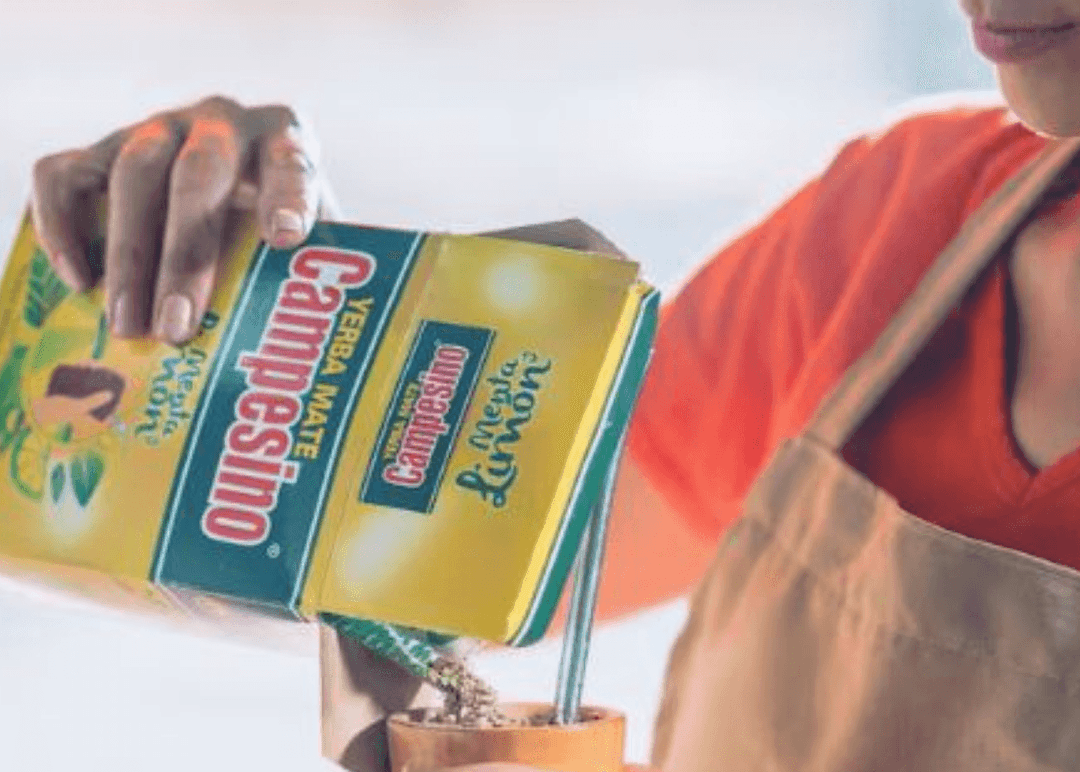 Portada de Paraguay: Nueva campaña de Yerba Mate Campesino con la voz de Pedro Labattaglia
