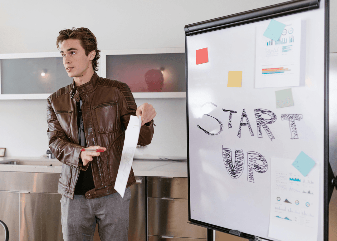 Portada de Cómo el modelo de talento basado en upskilling y reskilling está transformando la comunicación estratégica