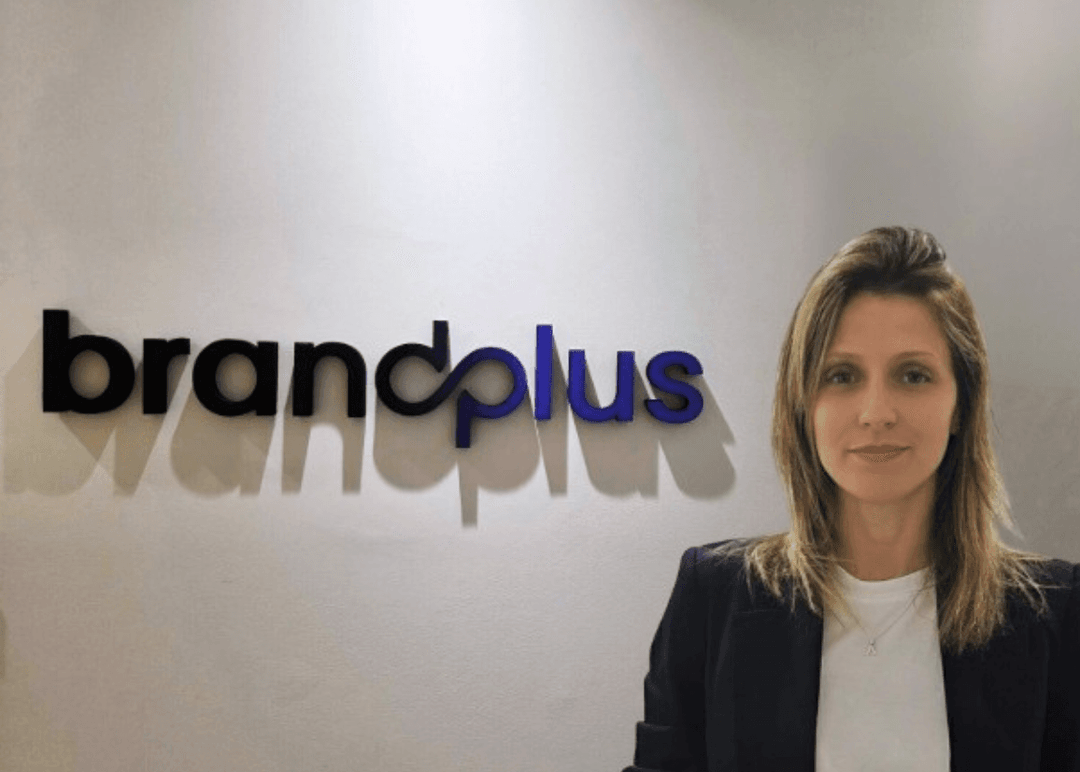 Portada de Brand Plus incopora a Bárbara Bortoli como gerente comercial