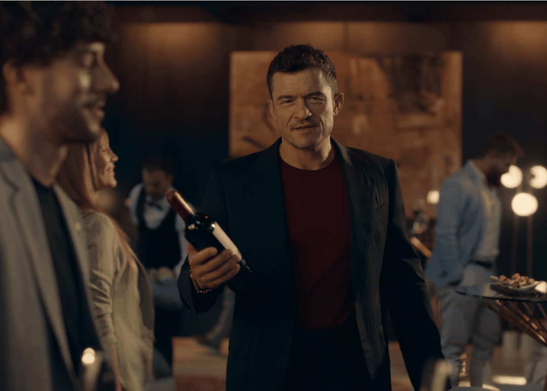 Portada de Estreno - Chile: DAf creó la campaña de Casillero de Diablo, protagonizada por Orlando Bloom