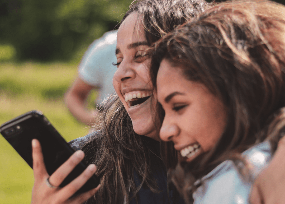 Portada de La amistad no tiene algoritmo: Social Hub analiza la redefinición del vínculo en redes 