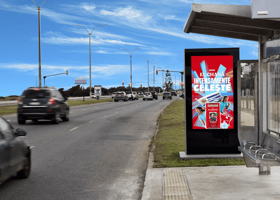 Portada de Global Vía Pública anuncia la llegada de Programmatic a Uruguay junto a Nestlé