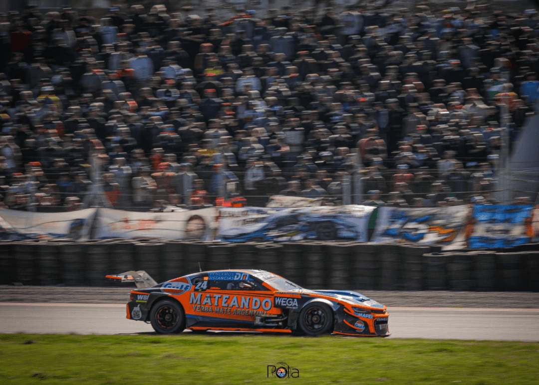 Portada de Mateando se sumó al podio en el TC