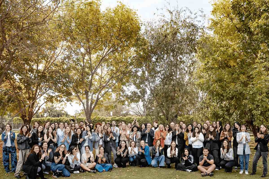 Portada de Paramount +, Xiaomi y John Deere, nuevos clientes de Mazalán Comunicaciones