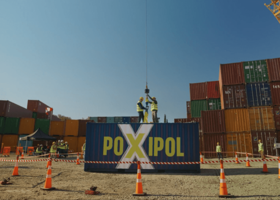 Portada de Poxipol y Lado C desafían los límites de lo posible