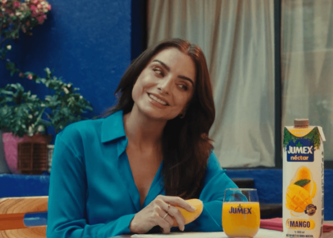 Portada de México: Jumex y Raval + hello_ presentan “Anfitriones”