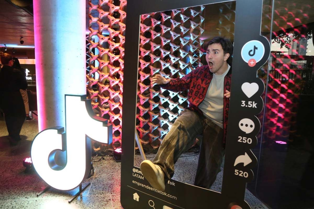 Portada de TikTok relanzó en el país #EmprendeEnTikTok