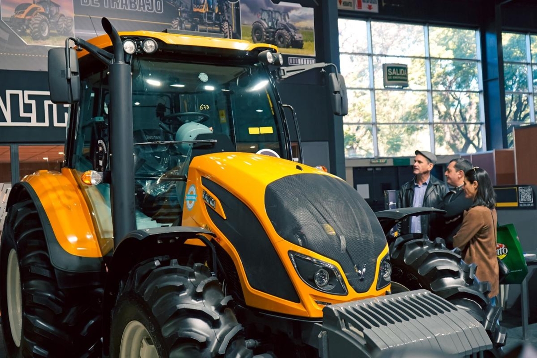 Portada de VALTRA se suma al Congreso AAPRESID