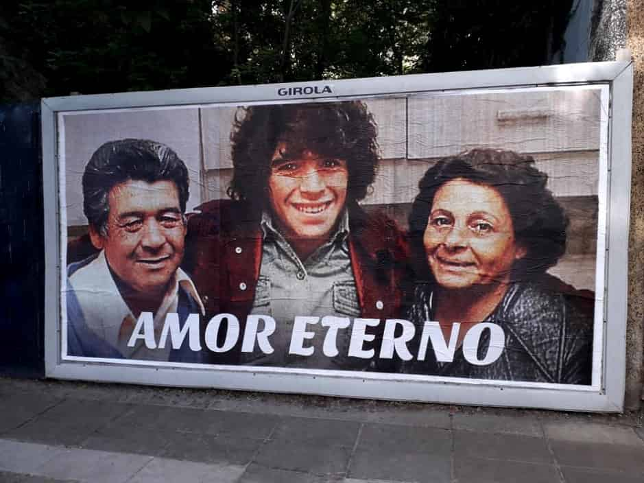 Portada de “Amor Eterno”: las principales empresas de publicidad exterior se unieron para homenajear a Maradona 