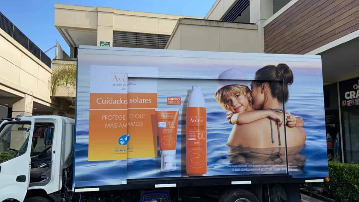 Portada de Arthur Newton activa el “Beauty Truck” para Eau Thermale Avène