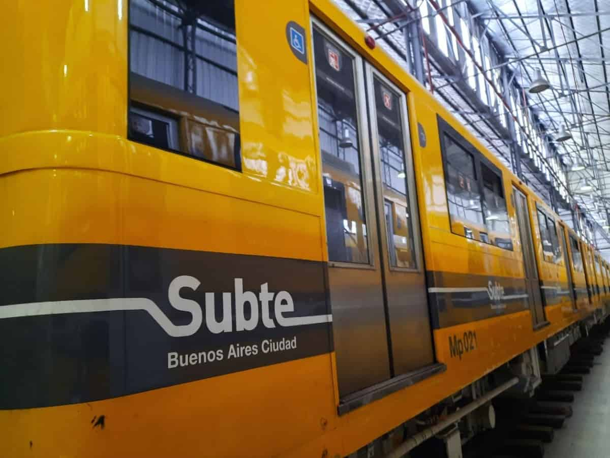 Portada de Subasta online de coches de subte