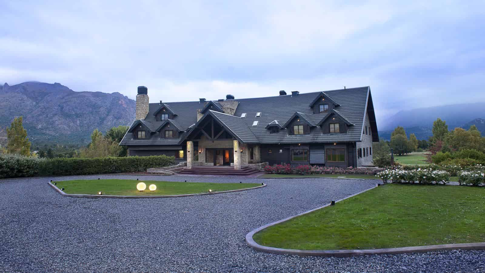 Portada de Narváez Superbid subastará seis terrenos en el “Arelauquen Golf & Country Club” de Bariloche