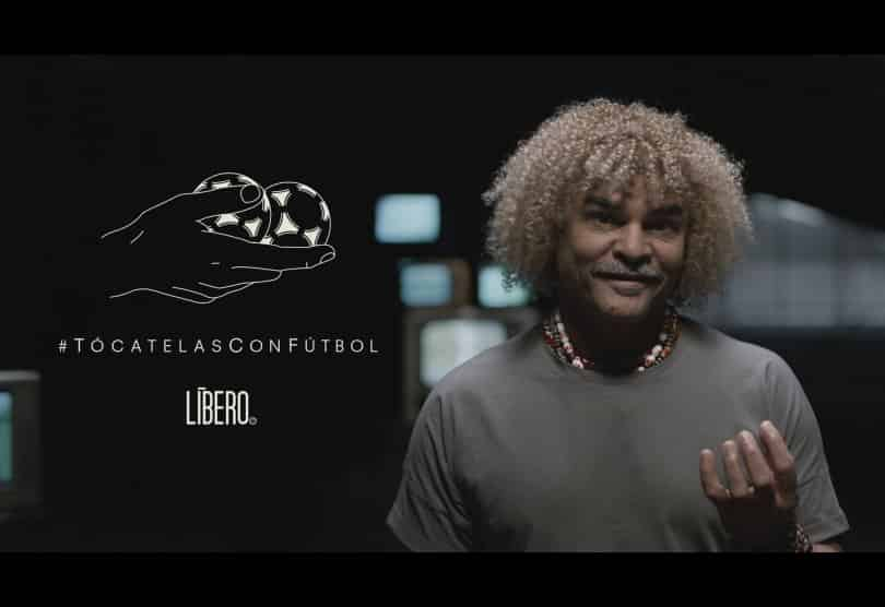 Portada de El Pibe Valderrama y su jugada más famosa quieren convencer a los hombres para tocarse sus “pelotas”