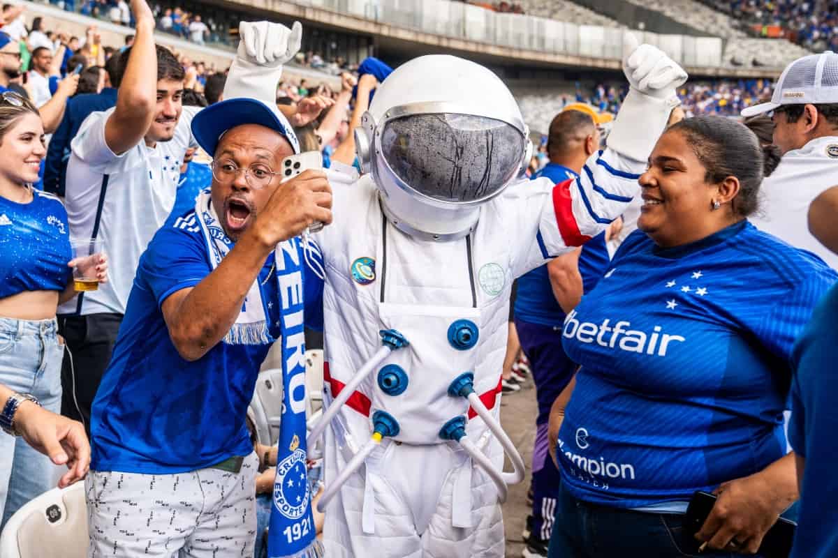 Portada de El ex jugador Amaral es el astronauta que se volvió viral en Brasileirao 2024