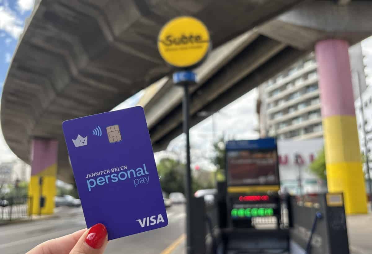 Portada de Personal Pay suma su tarjeta Visa para pagar el subte, con reintegros de hasta $32.000 mensuales