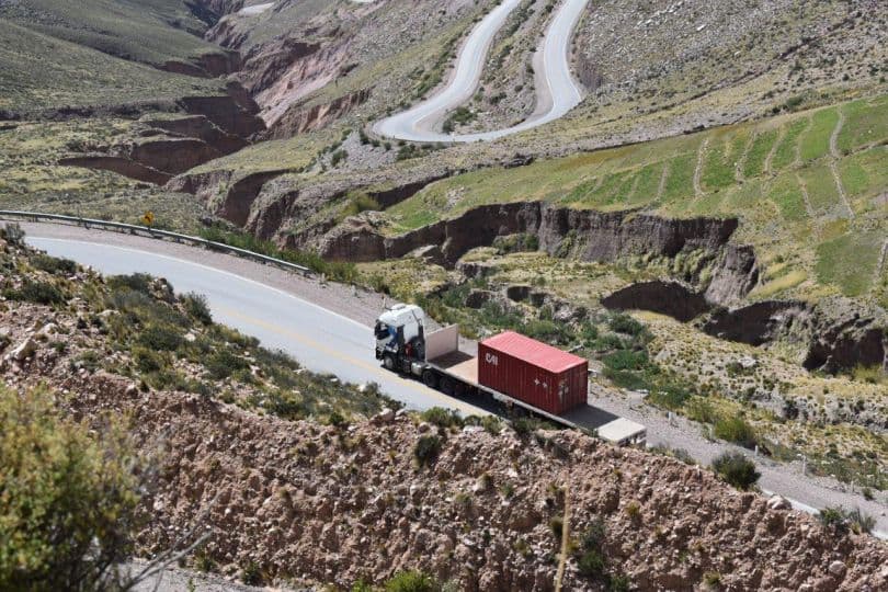 Portada de Cruz del Sur tuvo a su cargo el transporte de mercurio desde la Mina Veladero hasta Chile