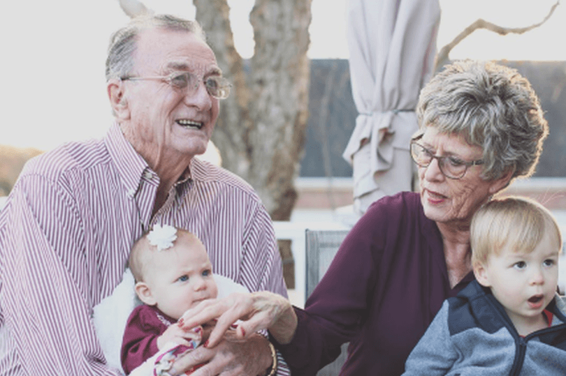 Portada de "Seniors", el segmento que queda fuera del radar de las marcas