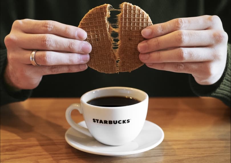 Portada de Starbucks Argentina presenta el Caramel Waffle