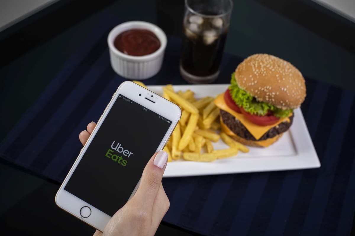 Portada de Uber Eats comenzó a funcionar en la Ciudad de Buenos Aires