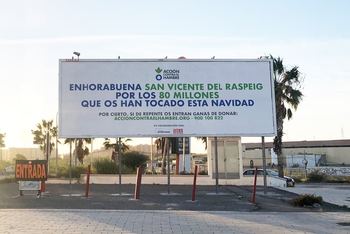 Portada de “Una valla en las afueras”: Shackleton realiza la campaña de Acción contra el Hambre en colaboración con JCDecaux