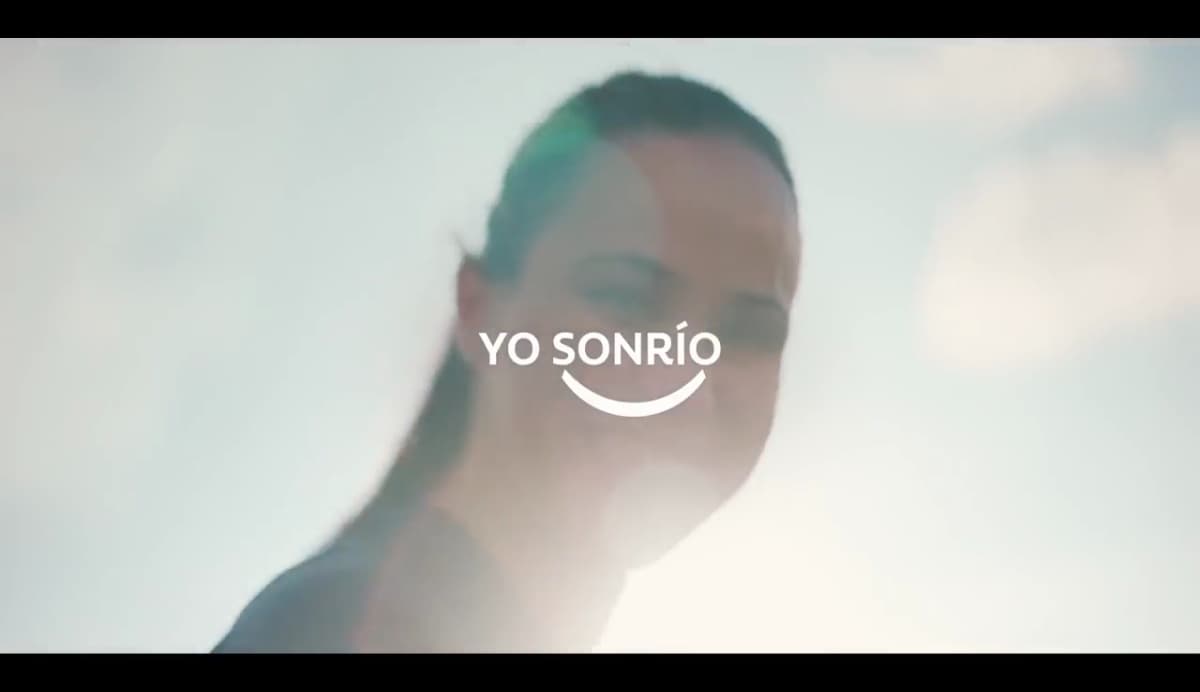 Portada de Colgate lanza una nueva campaña basada en el optimismo