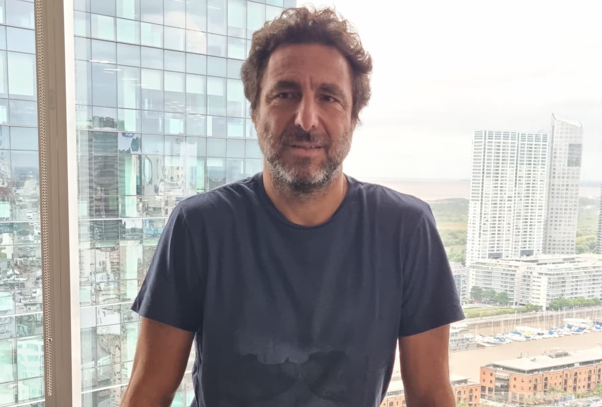 Portada de iúnigo designa a Ariel Levi como su nuevo CMO