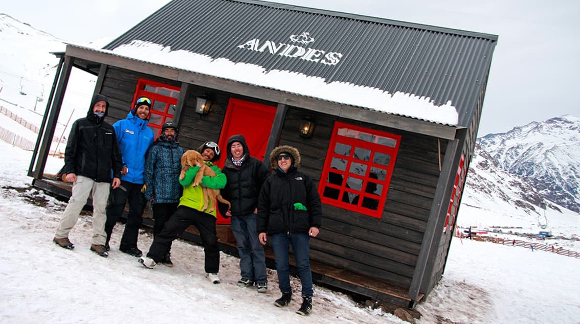 Portada de Andes inauguró en Mendoza el primer Bar inclinado del mundo