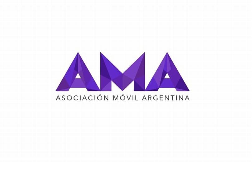 Portada de  Nace la AMA, Asociación Móvil Argentina 