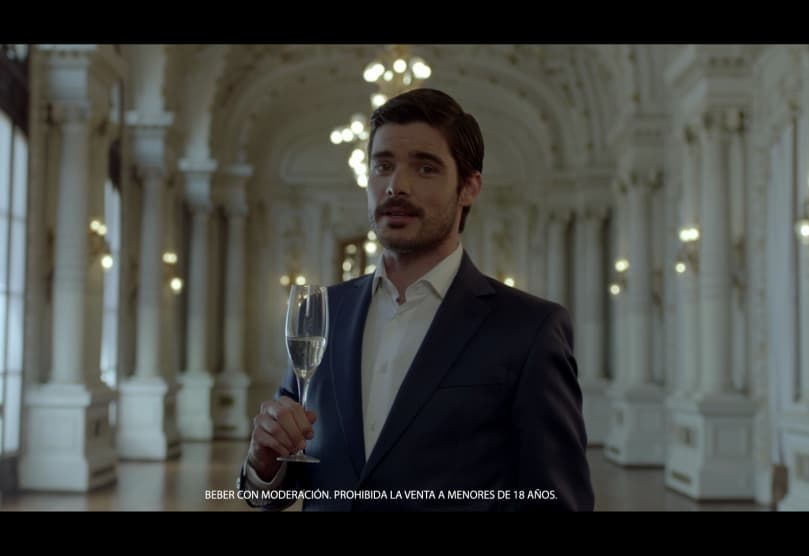 Portada de “Mumm Vivants”, campaña de Kepel & Mata para Mumm