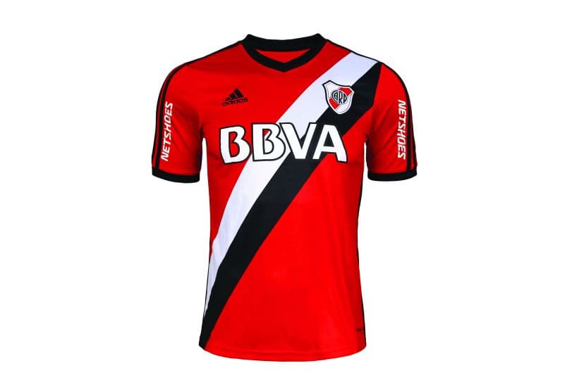 Portada de Adidas presenta la nueva camiseta alternativa de Club Atlético River Plate