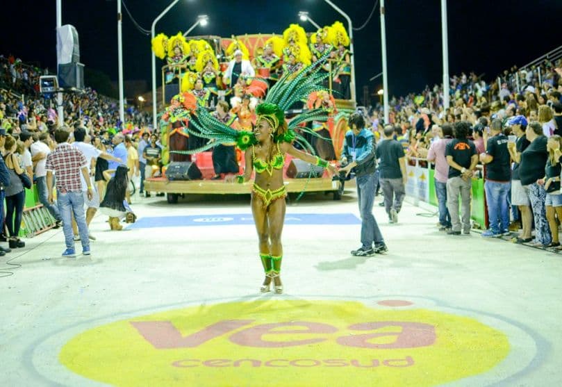 Portada de  Vea se sumó al carnaval