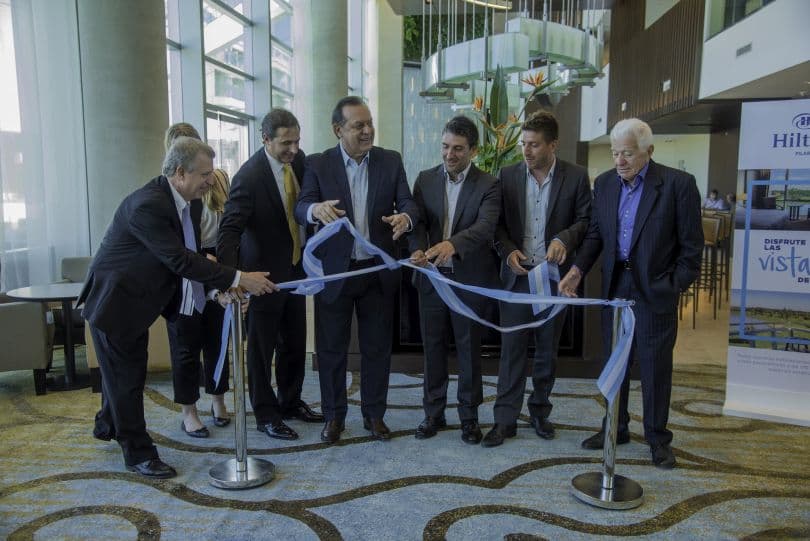 apertura-hilton-01.jpg,apertura-hilton-02.jpg