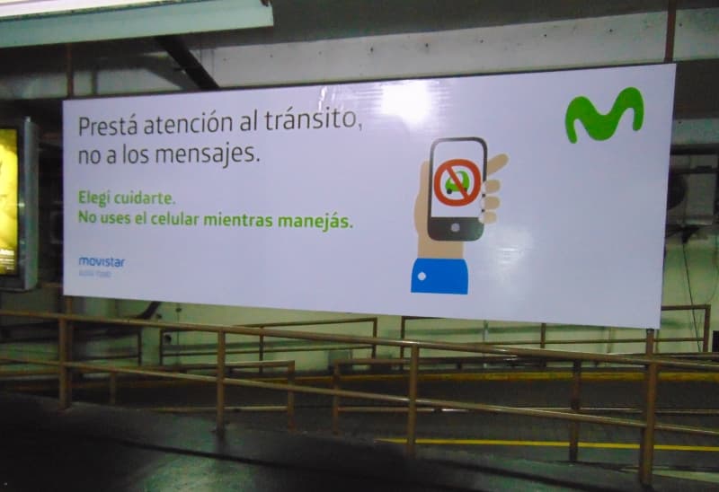 Portada de Movistar en el circuito de Resting Car