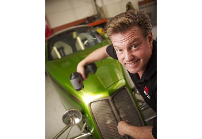 Portada de 3M Argentina y Chip Foose de Discovery Channel presentan “Bajo la Mirada”