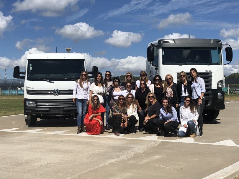 Portada de Volkswagen Camiones y Buses reunió a mujeres profesionales en el mes de la mujer