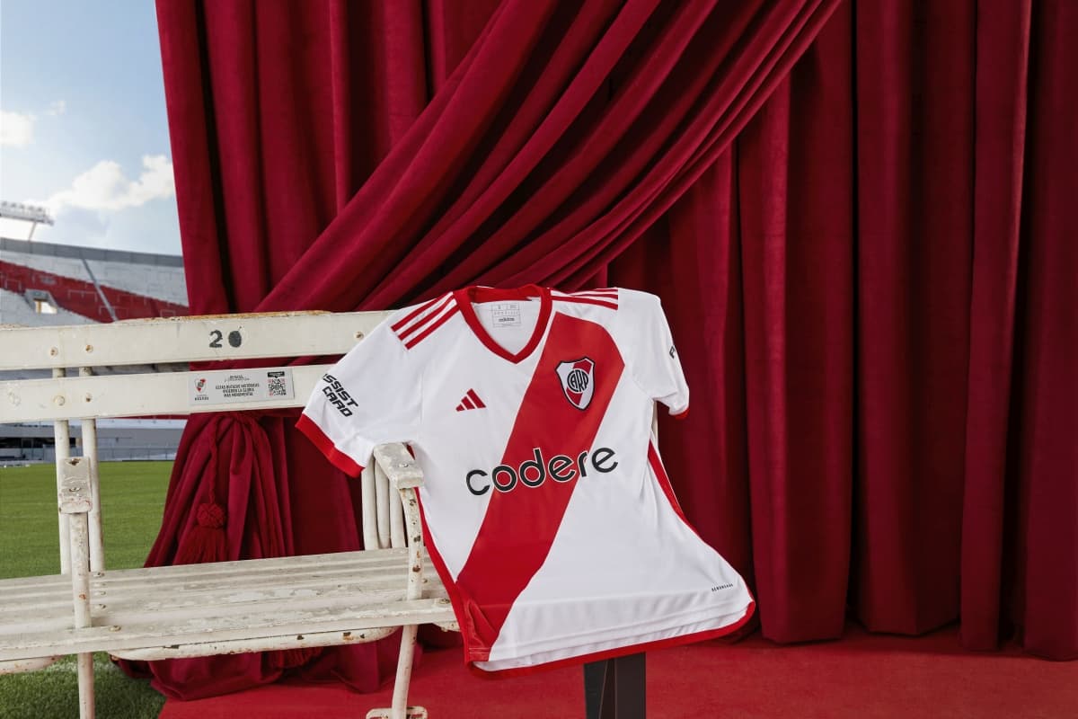 Portada de Estreno: newcycle presenta la campaña de lanzamiento de la nueva camiseta titular adidas de River