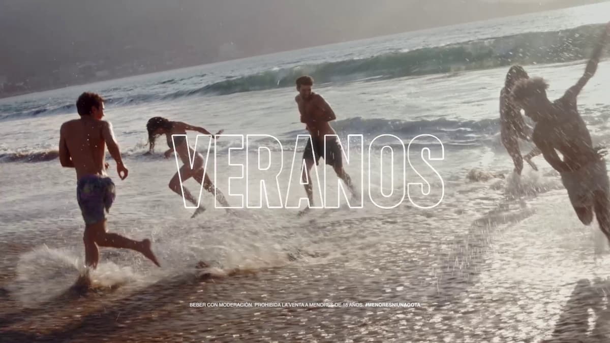 Portada de “Lo mejor de los veranos vive en Sernova”, la nueva campaña de Sernova Vodka