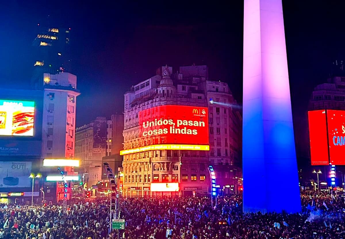 Portada de Mcdonald's festejó junto a la Selección Argentina en el Obelisco con una acción desarrollada integralmente por Latcom