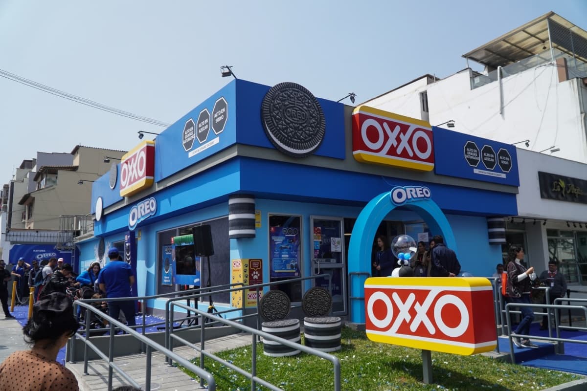 Portada de Inauguran en el Perú la primera tienda OXXO con temática de Oreo