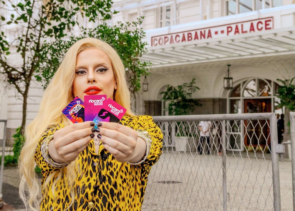 Portada de Brasil: Lady Gaga llega de Riocard al Palacio de Copacabana en la campaña de Quintal