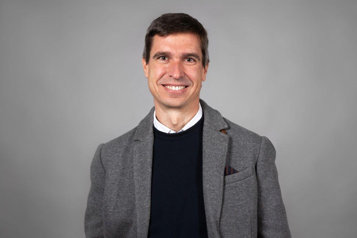 Portada de LLYC nombra a Ibo Sanz COO Global de Marketing Solutions